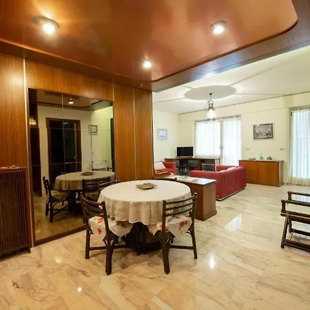 Elegante Di 200 Mq Con Terrazzo Sanremo